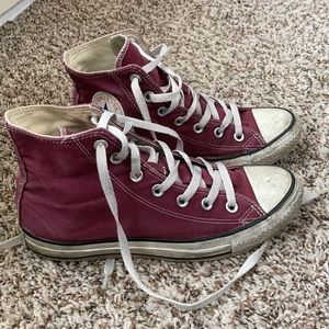 Maroon converse